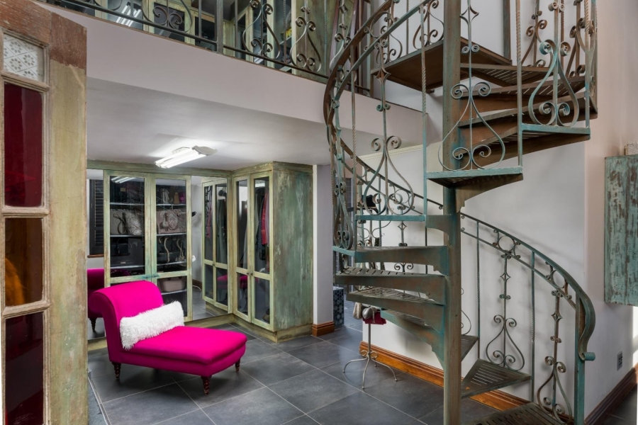 5 Bedroom Property for Sale in Winelands Western Cape